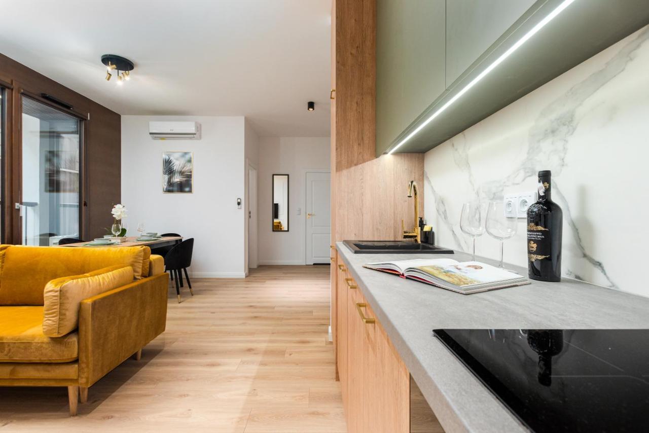 Bg Premium Apartments Browary Warszawskie Varsavia Esterno foto
